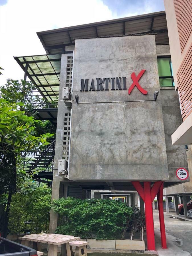 Matini Ratchada 32 Hotel Banguecoque Exterior foto